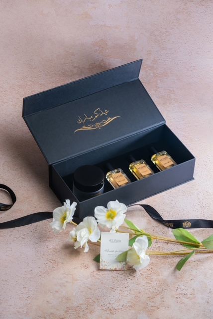 ثلاث عطور مع دخون